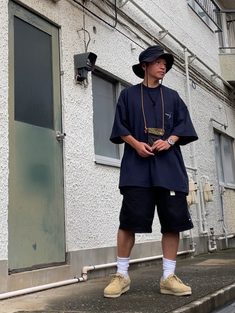 「ClarksのWeaver GTX　26171485（モカシン/デッキシューズ、ベージュ系）」を使った、クロ🐑さん（メンズ・168cm）の夏コーディネートの1枚目の写真