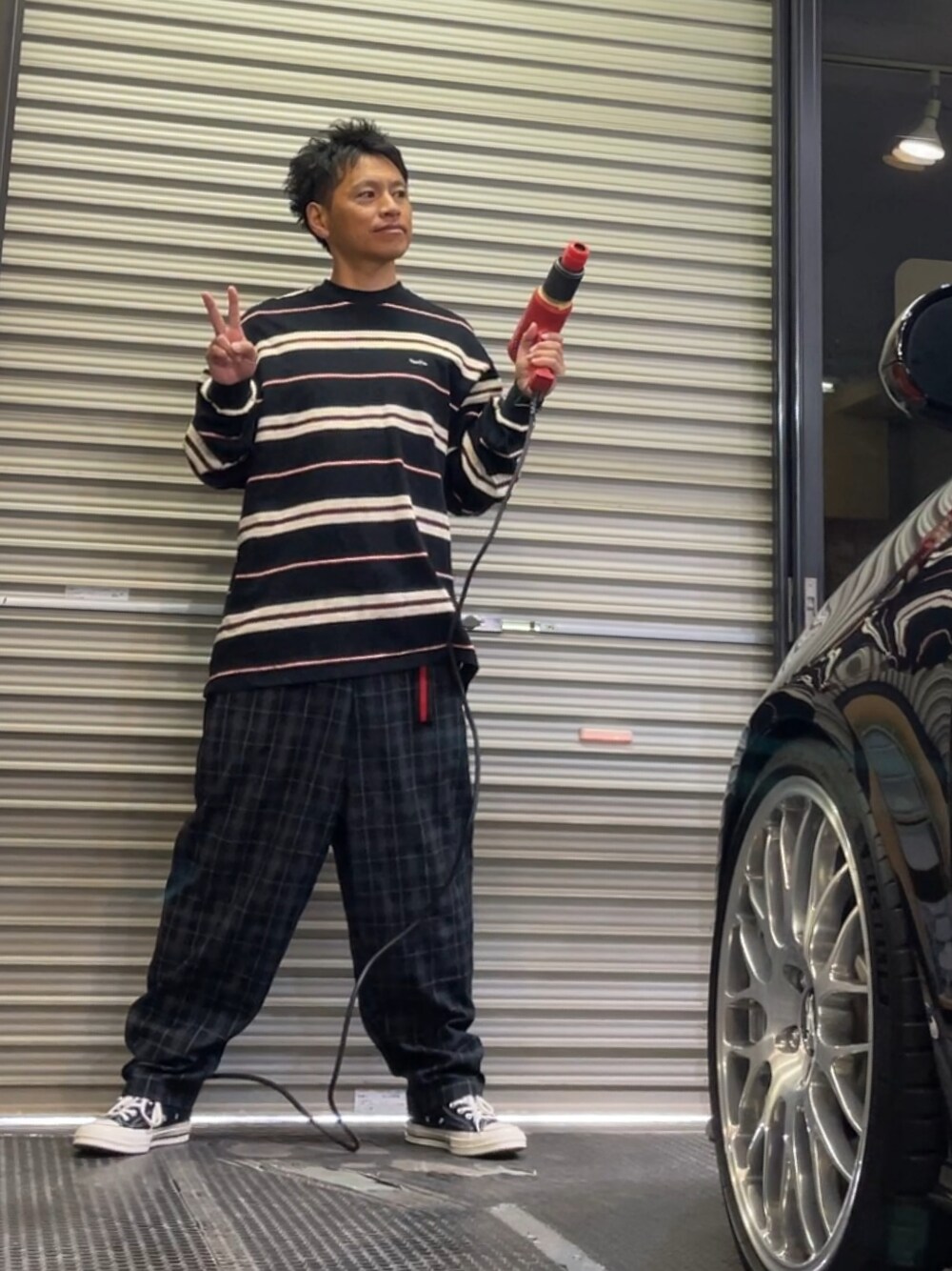 「チェック、コンバース、ボーダー、チェックパンツ、ハイカットスニーカー、赤黒、赤黒ボーダー、赤黒コーデ、赤白帽、ケツダボ、赤黒コラボ」｜「CT70s Hi "I ★ NY"のCONVERSE - Chuck Taylor 70s Hi "I ★ NY"（スニーカー、ブラック系）」を使った、クロ🐑さん（メンズ・168cm）の秋コーディネートの1枚目の写真