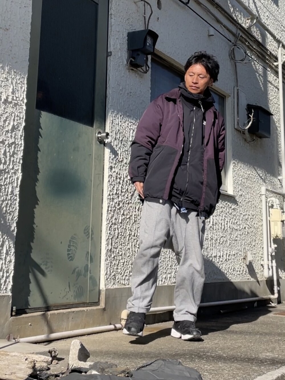 「Reebokのインスタポンプ フューリー OG [INSTAPUMP FURY OG]（スニーカー、ブラック系）」を使った、クロ🐑さん（メンズ・168cm）の冬コーディネートの1枚目の写真