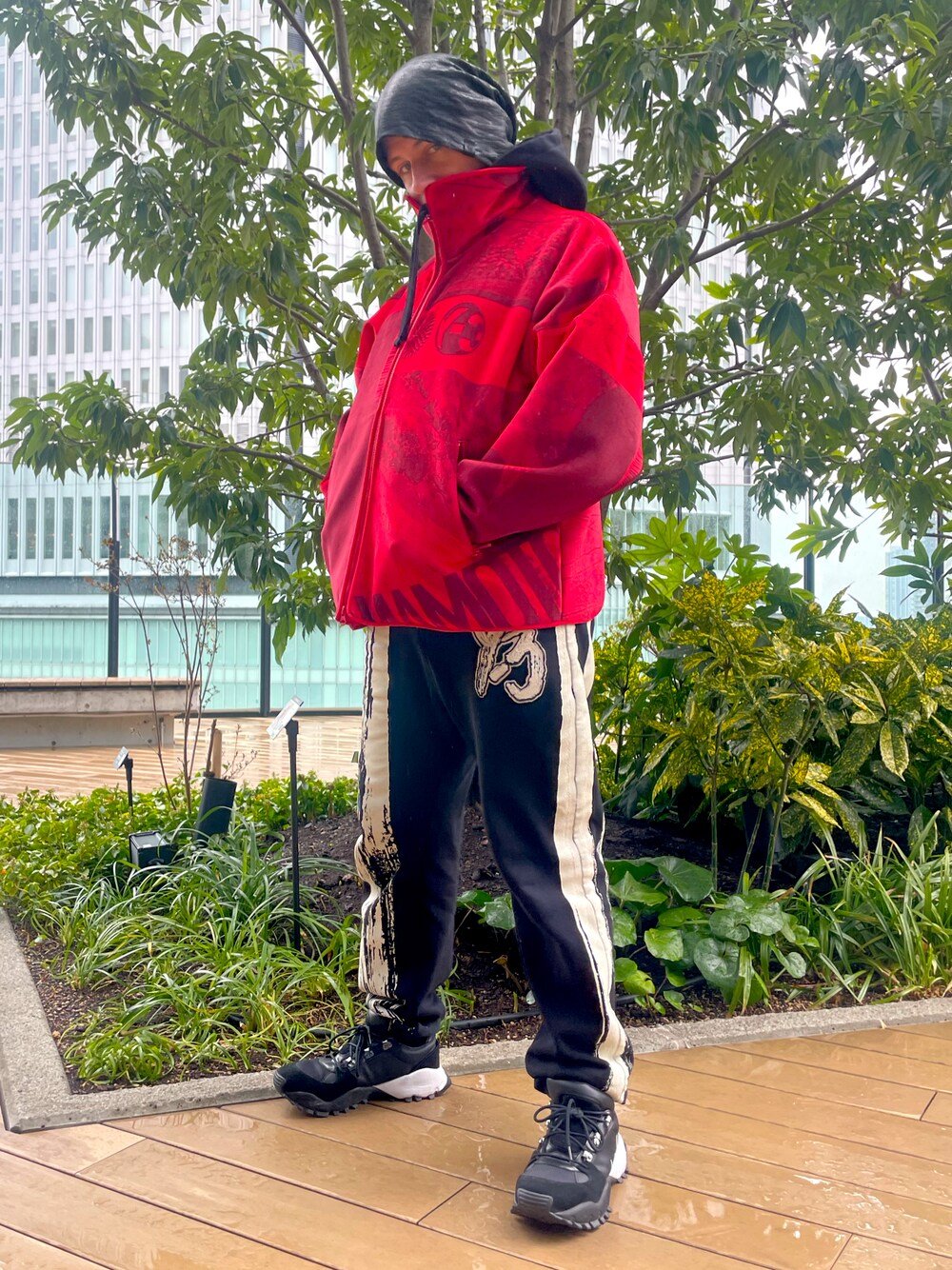 Y-3（ワイスリー）の「M CH2 VELVET SPACER ZINE AOP FZ SWEATER