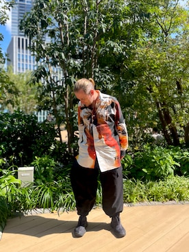 「Y-3（ワイスリー）のY-3 AOP SHIRT（シャツ/ブラウス）」を使った、塔弁さん（メンズ・172cm・30代）の秋コーディネート