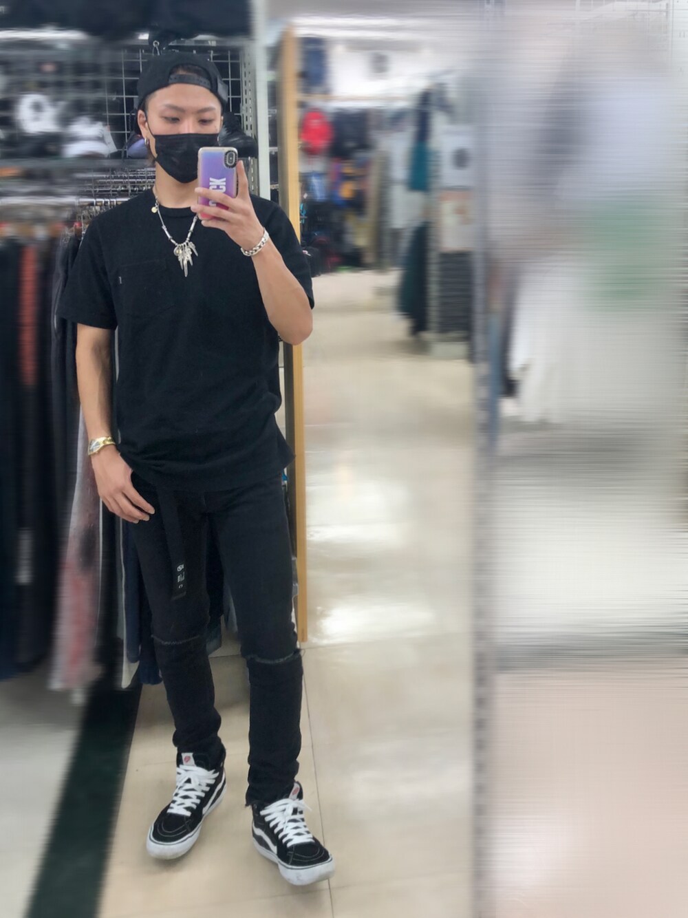 「夏コーデ、オールブラック、ストリートコーデ、supreme、minedenim、野口強、黒、ワントーンコーデ、ootd、VANS」｜「MINEDENIMの× Soloist S.Slim（デニムパンツ、ブラック系）」を使った、Jackさん（メンズ・171cm）の夏コーディネートの1枚目の写真