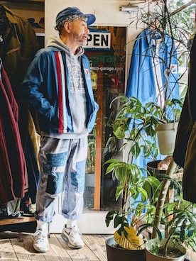 「Unitogのアイテム（ナイロンジャケット、ブルー系）」を使った、ataco garageさん（メンズ・173cm）の春コーディネート