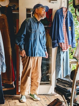 「Levi's（リーバイス）のアイテム（トップス）」を使った、ataco garageさん（メンズ・173cm）の秋コーディネート