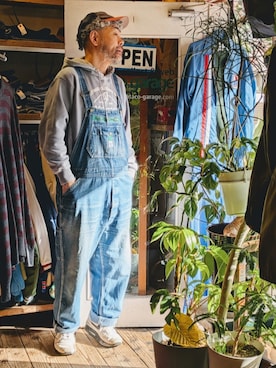 「Libertyのアイテム（サロペット/オーバーオール、ブルー系）」を使った、ataco garageさん（メンズ・173cm）の春コーディネート