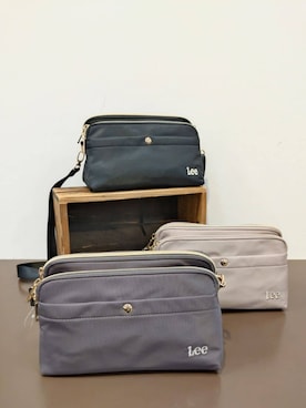 「Lee（リー）の【Lee別注／撥水】2層ショルダーバッグ（ショルダーバッグ、ブラック系）」を使った、ゆずやさん（キッズ・150cm）の秋コーディネート