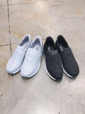 「SHOO・LA・RUE（シューラルー）の【シュッと履ける】キラキラニットスリッポン（その他シューズ、シルバー系）」を使った、ゆずやさん（キッズ・150cm）の冬コーディネート