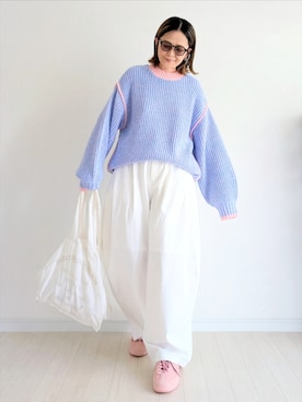 「アイテム（スニーカー）」を使った、𝕪𝕦𝕚さん（レディース・155cm・40代）の秋コーディネート