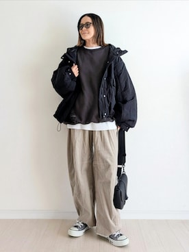 「アイテム（スニーカー）」を使った、𝕪𝕦𝕚さん（レディース・155cm）の秋コーディネート