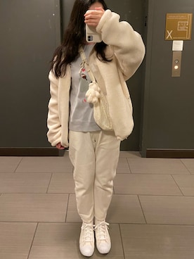 「MARC JACOBS（マークジェイコブス）のアイテム（スウェット）」を使った、βえれ・べーたβさん（レディース・159cm）の冬コーディネート