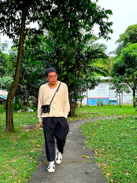 「Dr. Martens（ドクターマーチン）のアイテム（バッグ）」を使った、Chan CheeHongさん（メンズ・180cm）の冬コーディネート