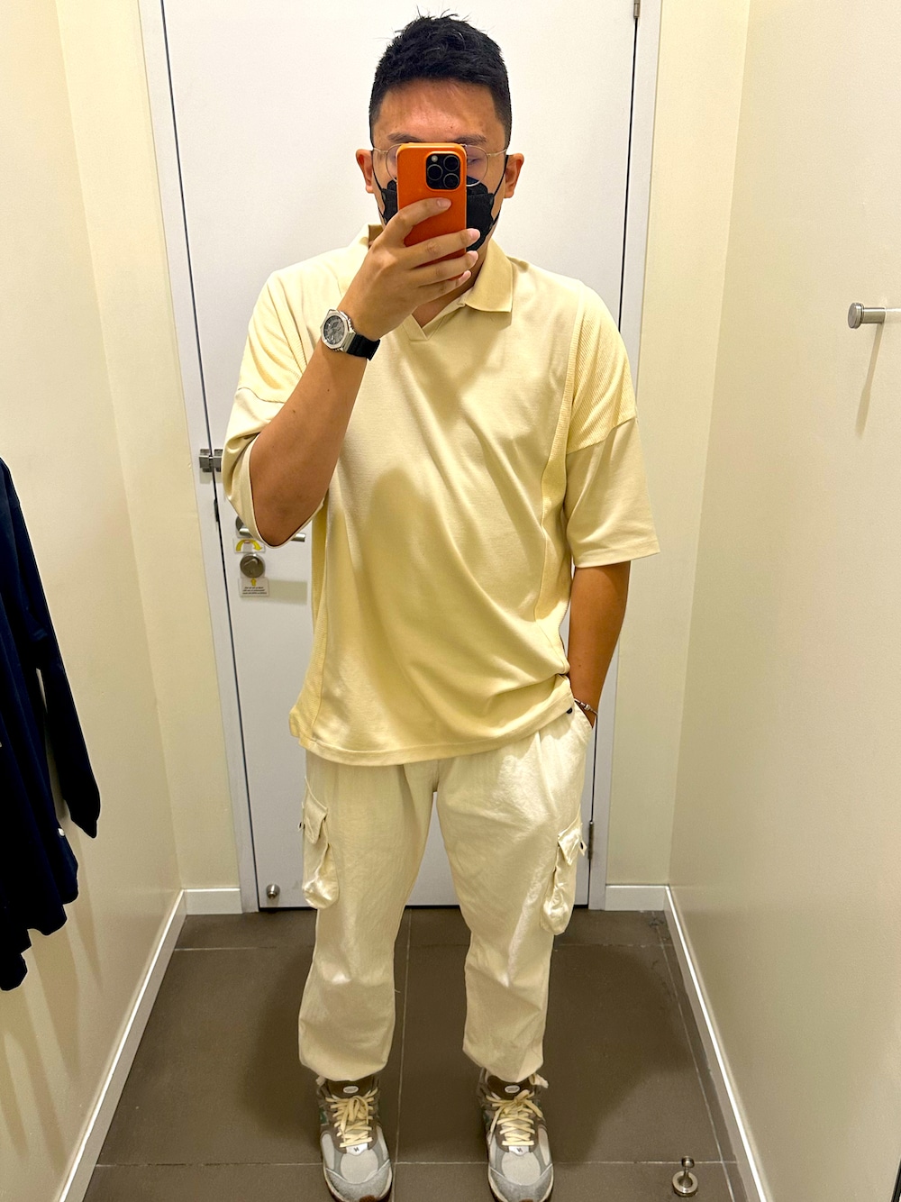 「ootd、outfit、New Balance、casual、KualaLumpur、malaysia、gshock、CASIO、orange、toneontone」｜「shuren projectのアイテム（ポロシャツ、ベージュ系）」を使った、Chan CheeHongさん（メンズ・180cm）の夏コーディネートの1枚目の写真