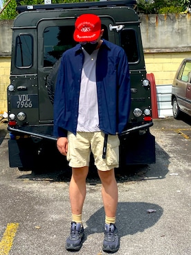 「blue」｜「アイテム（スラックス）」を使った、Chan CheeHongさん（メンズ・180cm）の春コーディネート