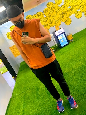 「orange」｜Chan CheeHongさん（メンズ・180cm）の冬コーディネート