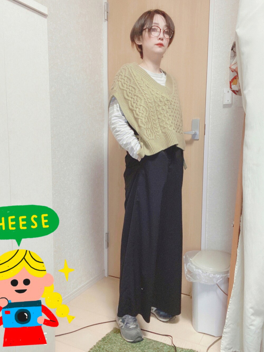 「ニット、秋のコーデ、冬コーデ、大人カジュアル、スニーカーコーデ、パンツスタイル、シンプルコーデ、カジュアルコーデ、大人かわいい」｜「しまむらのアイテム（ニット/セーター、グリーン系）」を使った、YuNaさん（レディース・157cm）の秋コーディネートの1枚目の写真
