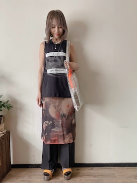 「アイテム（バングル/リストバンド）」を使った、saraさん（レディース・156cm）の夏コーディネート