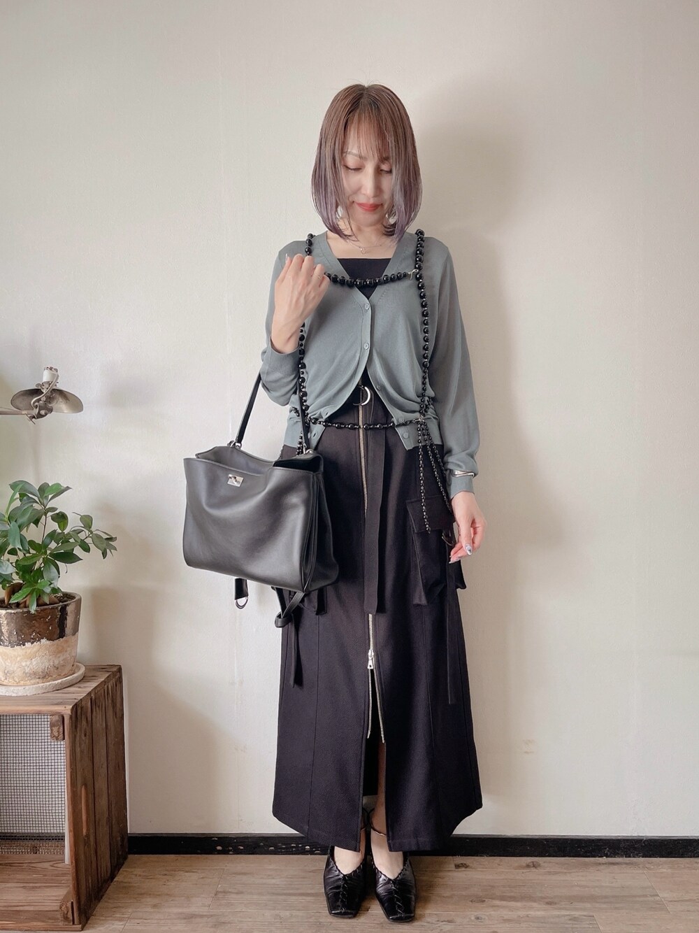 【クラシカル×フェミニン】BALENCIAGA ハンドバッグ 大人コーデ 春の新作！【バレンシアガ】の名品バッグで40代カジュアルが
