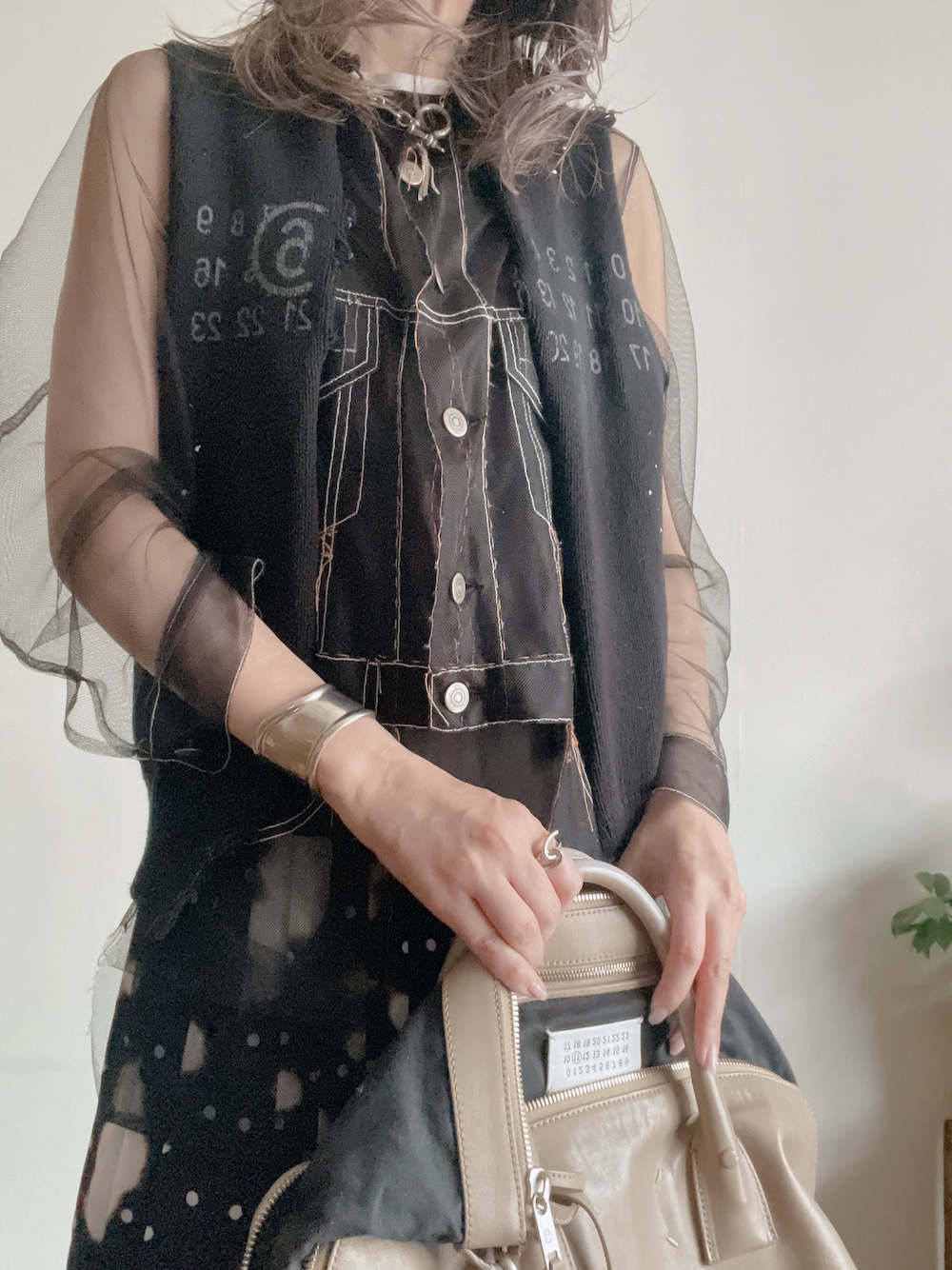 MM6 Maison Margielaのベストを使った人気ファッションコーディネート