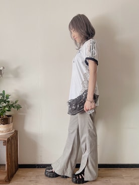 「アイテム（クラッチバッグ）」を使った、saraさん（レディース・156cm）の秋コーディネート