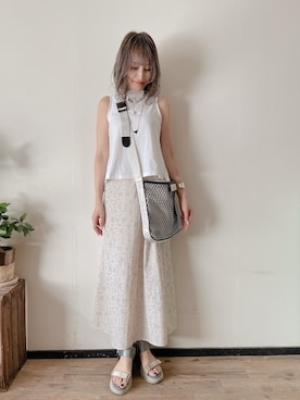 「アイテム（バングル/リストバンド）」を使った、saraさん（レディース・156cm）の夏コーディネート