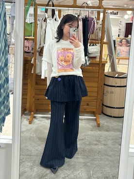 「CIAOPANIC（チャオパニック）のシアーフリルフーディートップス（Tシャツ/カットソー、ホワイト系）」を使った、土屋莉央さん（レディース・151cm）の春コーディネート