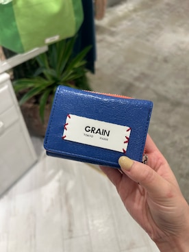「GRAIN（グレイン）の【WEB限定】【GRAIN/グレイン】三つ折りバイカラーウォレット（財布、ブルー系）」を使った、土屋莉央さん（レディース・151cm）の夏コーディネート