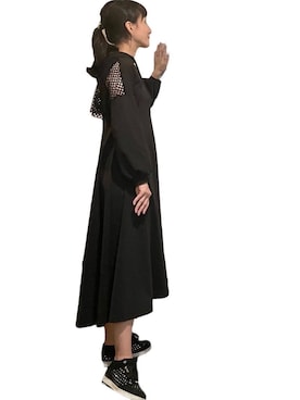 「JIMMY CHOO（ジミーチュウ）のアイテム（スニーカー）」を使った、komikaさん（レディース・159cm）の秋コーディネート