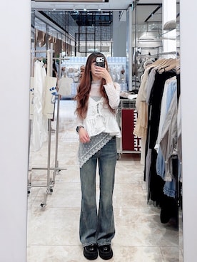 「QUEEN SHOP（クイーンショップ）の01099471（トップス、ホワイト系）」を使った、QUEEN SHOPさん（レディース・166cm）の春コーディネート