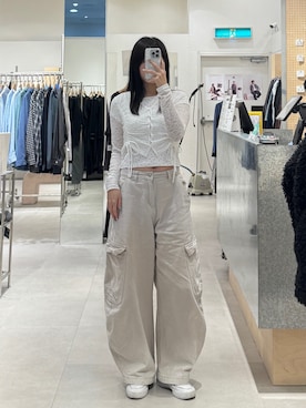 「QUEEN SHOP（クイーンショップ）の01099503（トップス、ホワイト系）」を使った、QUEEN SHOPさん（レディース・166cm）の春コーディネート