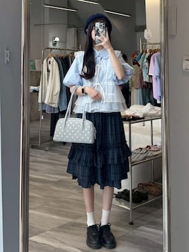 「QUEEN SHOP（クイーンショップ）の01025749（シャツ/ブラウス、ブルー系）」を使った、QUEEN SHOPさん（レディース・158cm）の夏コーディネート