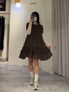 「QUEEN SHOP（クイーンショップ）の01099267（トップス、ベージュ系）」を使った、QUEEN SHOPさん（レディース・166cm）の春コーディネート