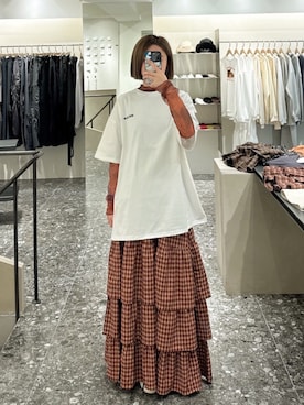 「QUEEN SHOP（クイーンショップ）の01099512（トップス、オレンジ系）」を使った、QUEEN SHOPさん（レディース・166cm）の春コーディネート