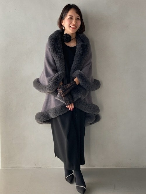 希少品✨ヴァレンティノ チンチラファー ポンチョ ケープコート 裏地総柄 希少品✨ヴァレンティノ チンチラファー ポンチョ ケープコート