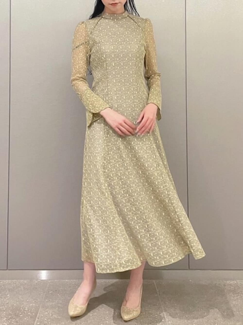 「ワンピース、パーティースタイル、成人式、結婚式、ドレス、パーティードレス、エレガンス、二次会コーデ、披露宴、エレガンスフェスA/W」｜「ASTORIA ODIERのジオメトリックワンピースドレス（ドレス、イエロー系）」を使った、ASTORIA ODIER（アストリア オディール）さん（レディース・167cm）の秋コーディネートの1枚目の写真
