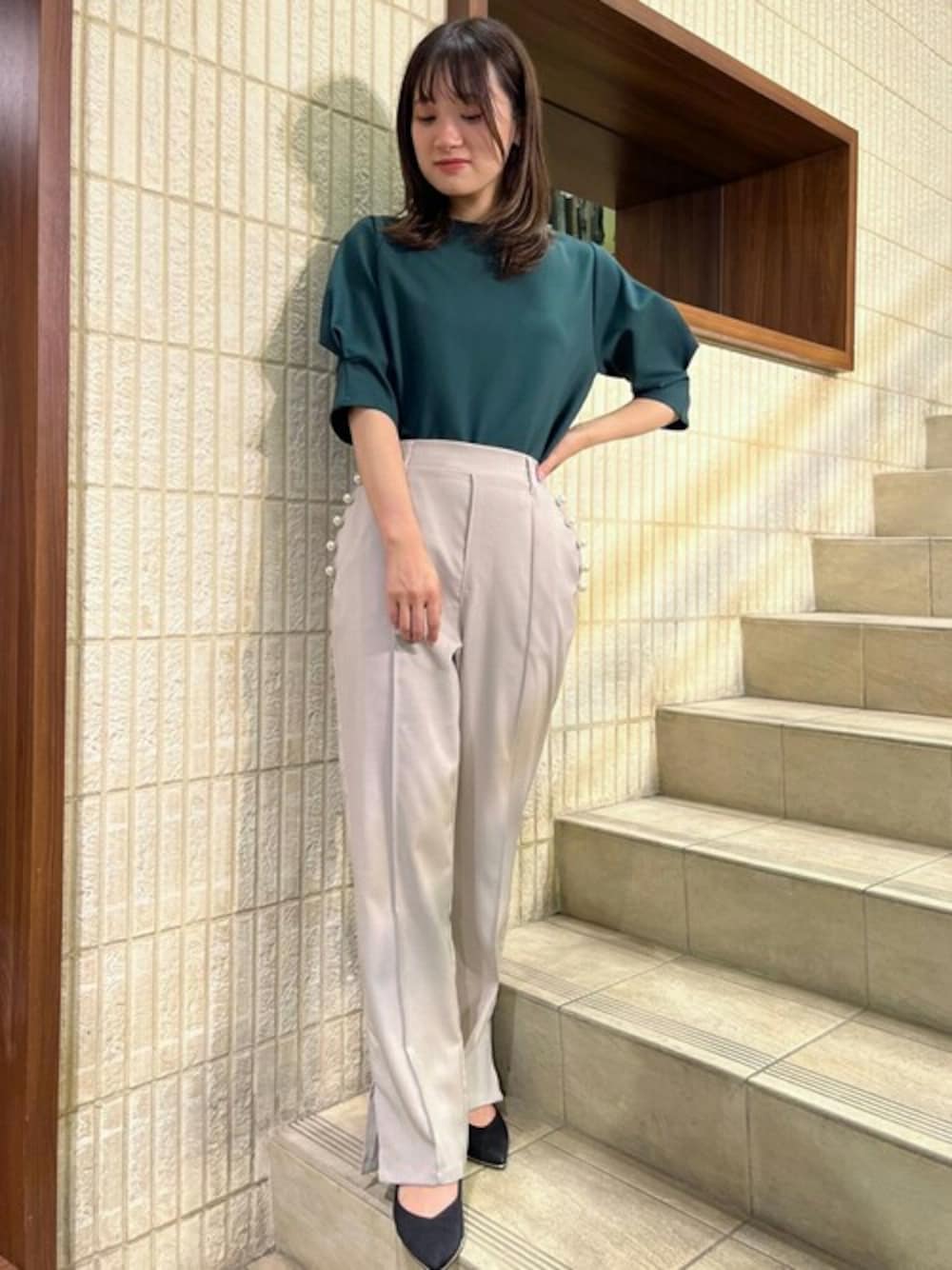 「カットソー、シンプル、グリーン、プルオーバー、シンプルコーデ、シンプルスタイル、デザインスリーブ、シルケット、トルディア、TRUDEA」｜「TRUDEAのデザインスリーブ シルケットポンチプルオーバー（Tシャツ/カットソー、グリーン系）」を使った、ASTORIA ODIER（アストリア オディール）さん（レディース・153cm）の夏コーディネートの1枚目の写真