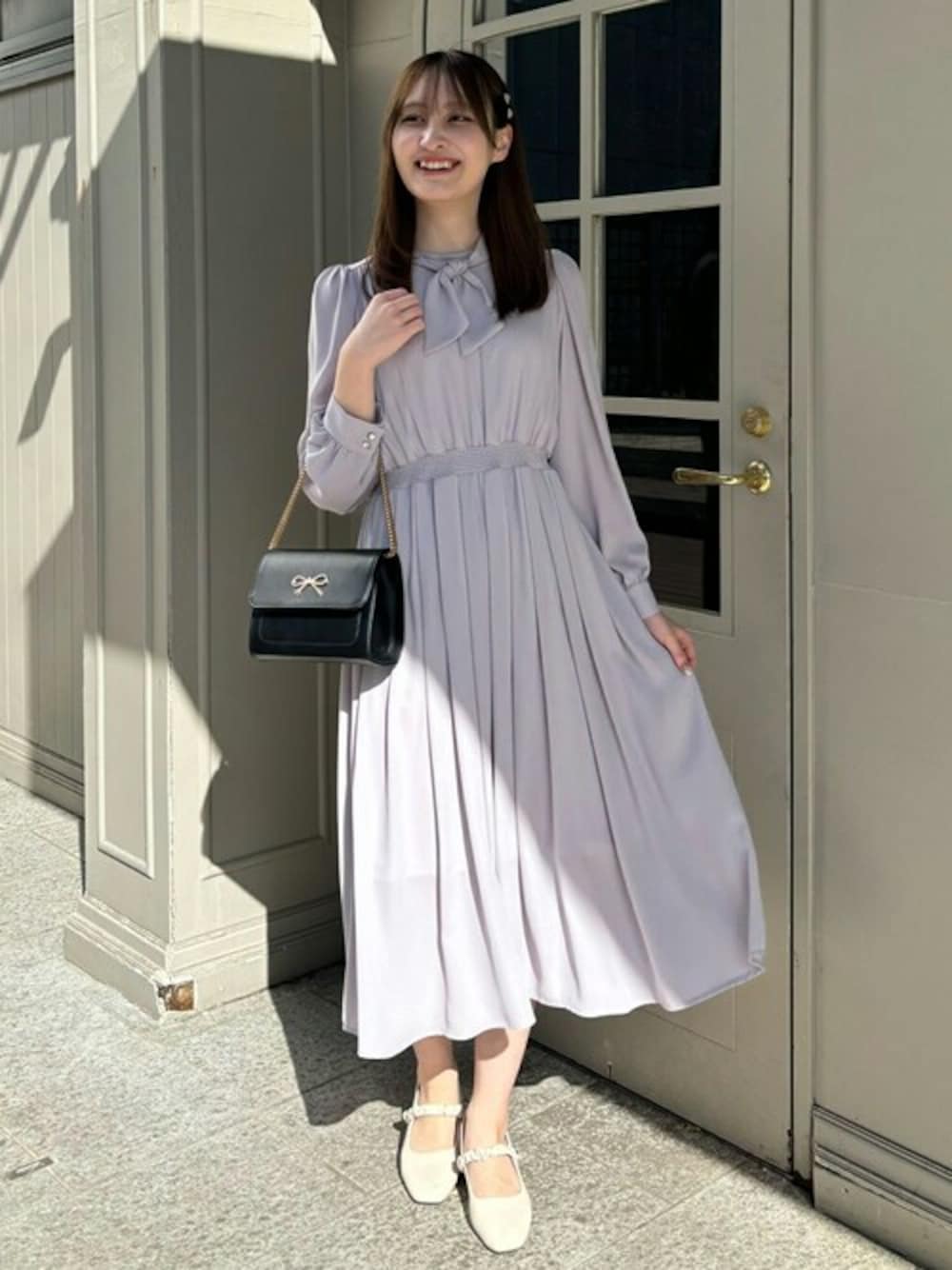 「ワンピース、フレア、シフォン、ボウタイ、春コーデ、春ワンピ、ワンピーススタイル、astoria odier、アストリアオディール、ASTORIAODIER」｜「ASTORIA ODIERのシフォンジョーゼットボウタイワンピース（ワンピース、パープル系）」を使った、ASTORIA ODIER（アストリア オディール）さん（レディース・159cm）の春コーディネートの1枚目の写真