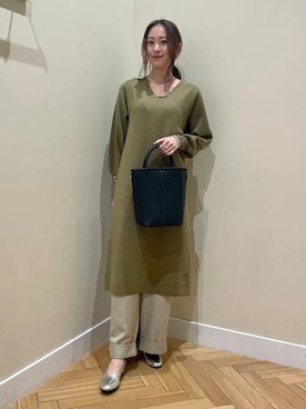 「オリーブ」｜「アイテム（バッグ）」を使った、BEAMS HEART WOMENさん（レディース・164cm）の秋コーディネート