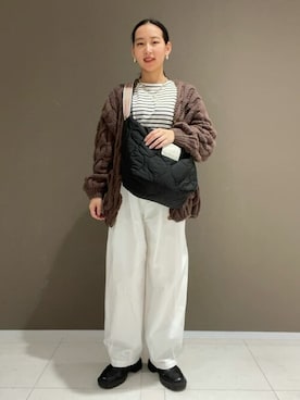 「ケーブルニット」｜「アイテム（メッセンジャーバッグ）」を使った、FREAK'S STORE HEAD OFFICE WOMENさん（レディース・159cm）の冬コーディネート