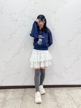 「ブルべ夏」｜「アイテム（スウェット）」を使った、Eri.さん（レディース・158cm）の冬コーディネート