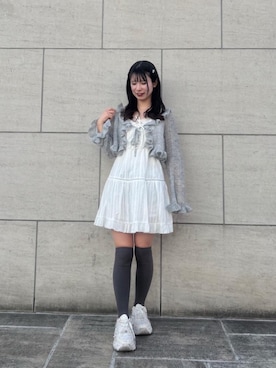 「MAJESTIC LEGON（マジェスティックレゴン）の2WAYデコリボンスニーカー（Sneakers、ホワイト系）」を使った、Eri.さん（レディース・158cm）の春コーディネート