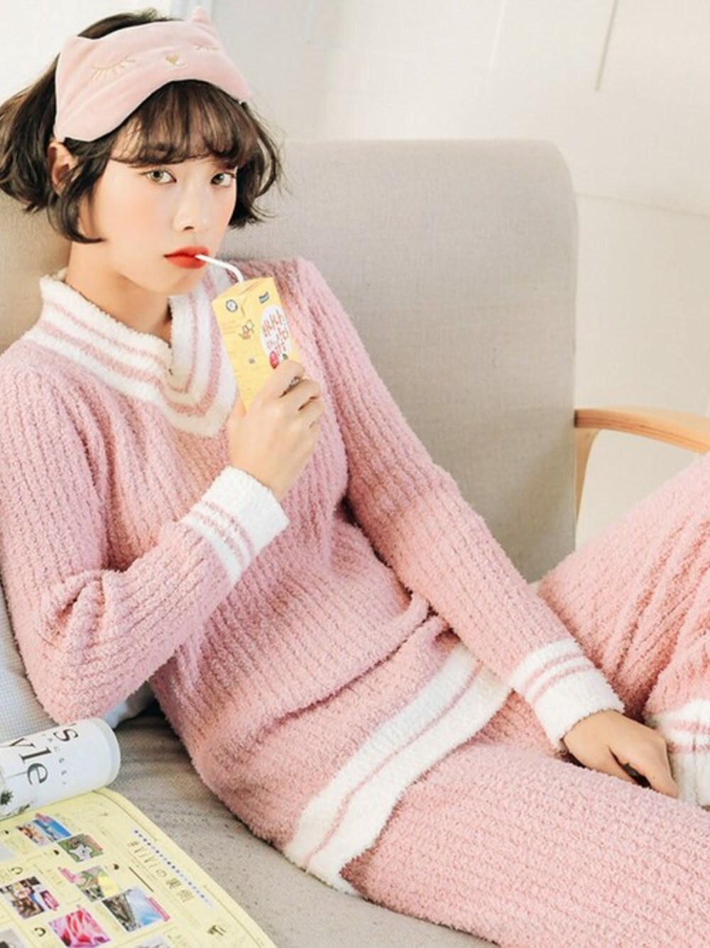 「ピンク、ルームウェア、もこもこ、冬、リラックススタイル、あったかコーデ、大人ガーリー、韓国ファッション、OSYAREVO、おうちファッション」｜「OSYAREVOのスポーティー ニットルームウェア（ルームウェア/パジャマ、ピンク系）」を使った、OSYAREVOさん（レディース・166cm）の冬コーディネートの1枚目の写真