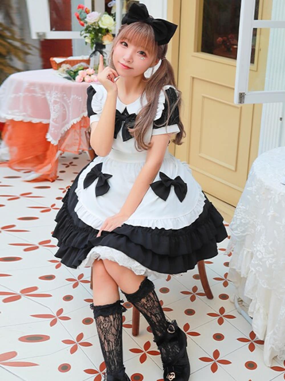 「ブラック、ハロウィン、リボン、イベント、コスプレ、大人ガーリー、ロリィタ、大人かわいい、コスチューム、OSYAREVO」｜「OSYAREVOのコスプレ リボン×フリル メルヘンメイド服（コスチューム/パーティーグッズ、ブラック系）」を使った、OSYAREVOさん（レディース）の秋コーディネートの1枚目の写真