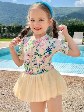 「フラワープリント」｜「アイテム（水着/着物・浴衣）」を使った、OSYAREVOさん（キッズ・105cm）の春コーディネート