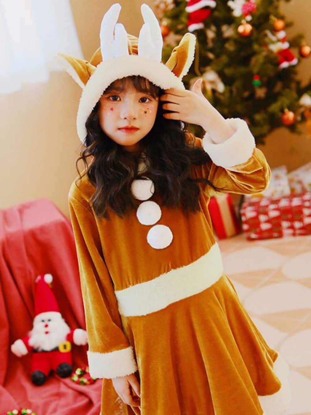 「ワンピース、アニマル、クリスマス、キッズコーデ、コスプレ、かわいい、遊園地、コスチューム、キッズファッション、OSYAREVO」｜「OSYAREVOのキッズ コスプレ クリスマストナカイ ワンピース（コスチューム/パーティーグッズ、イエロー系）」を使った、OSYAREVOさん（キッズ）の秋コーディネートの1枚目の写真