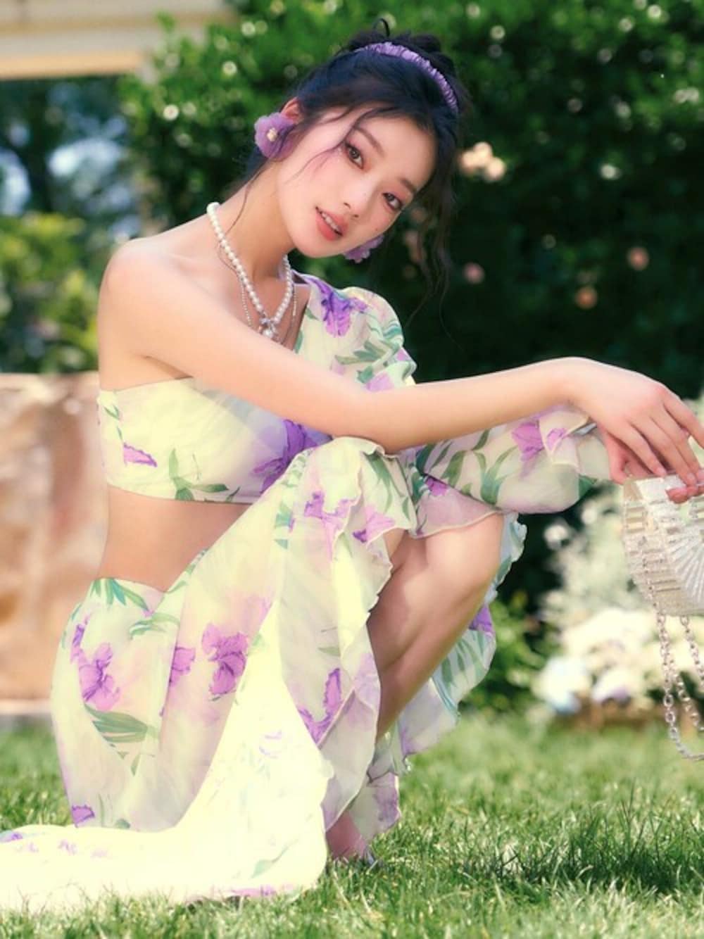 「ワンピース、花柄、アシンメトリー、ガーリー、大人コーデ、フェミニン、水着、夏コーデ、リゾートスタイル、OSYAREVO」｜「OSYAREVOのアシンメトリー パステルフラワー スイムウェア 水着（水着、パープル系）」を使った、OSYAREVOさん（レディース・168cm）の夏コーディネートの1枚目の写真