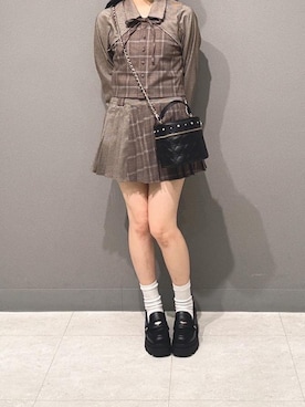 「アイテム（シャツ/ブラウス）」を使った、マジェスティックレゴン横浜ジョイナス店スタッフさん（レディース・155cm）の秋コーディネート