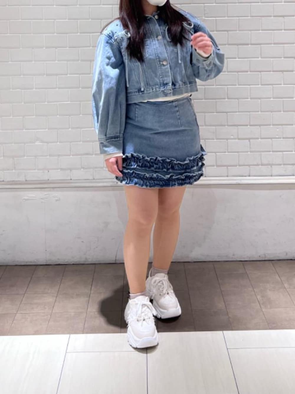 「セットアップ、ミニ、MAJESTIC LEGON、春コーデ、低身長、カラーコーデ、マジェスティックレゴン、韓国っぽ、推し活、ブルべ夏」｜「MAJESTIC LEGONの【圧倒的映え！カスタマイズ可能/高レビュー★★★★★】2WAYデコリボンスニーカー（スニーカー、ホワイト系）」を使った、Ayumiさん（レディース・150cm）の春コーディネートの1枚目の写真