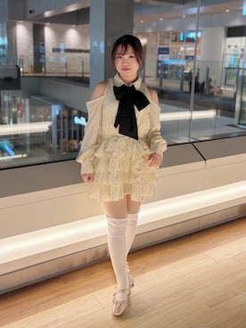 「MAJESTIC LEGON（マジェスティックレゴン）の【小栗有以さん着用】【5サイズ展開/XXLサイズあり】レディギャザーストラップパンプス（パンプス、ホワイト系）」を使った、Ayumiさん（レディース・149cm）の春コーディネート