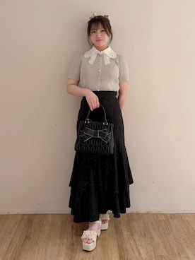 「MAJESTIC LEGON（マジェスティックレゴン）のクラシカルスクエアリボンバッグ（ショルダーバッグ、ブラック系）」を使った、Ayumiさん（レディース・149cm）の夏コーディネート