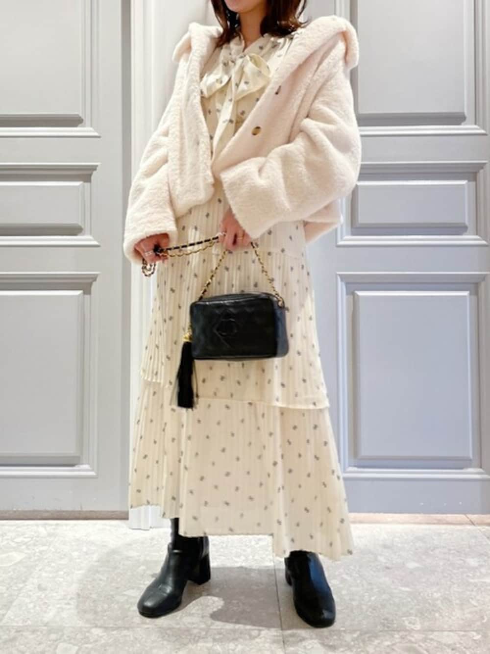 LILY BROWN（リリーブラウン）の「バリエーションショートボアコート